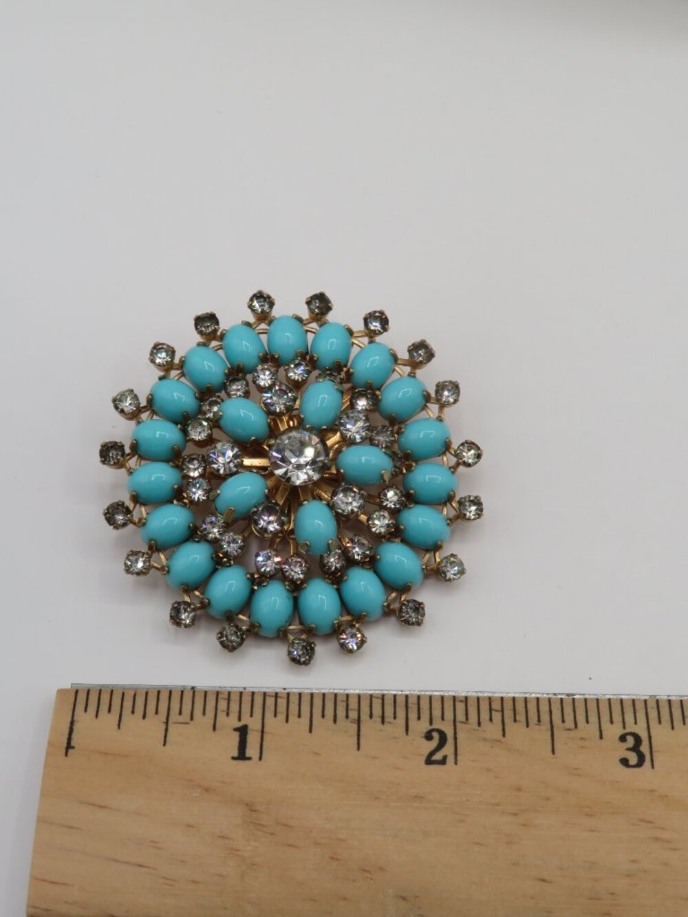 Vintage Faux Turquoise and Rhinestone Circle Floral Gold Tone Brooch - Picture 7 of 7